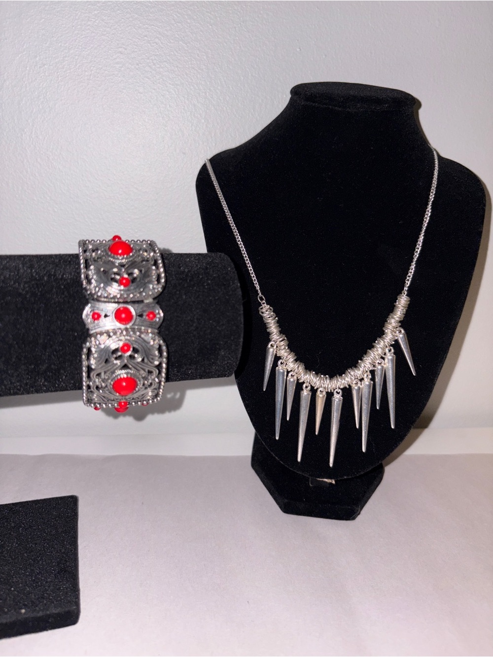 Silver Tone Statement Necklace & Stretch Bracelet Set | Red Accents